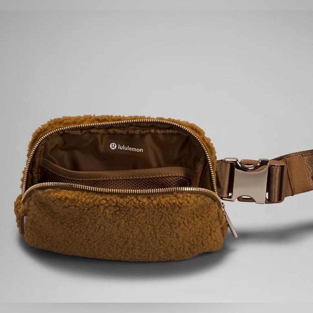Brand New Lululemon Everywhere  Fleece Crossbody Belt Bag Burnt Caramel